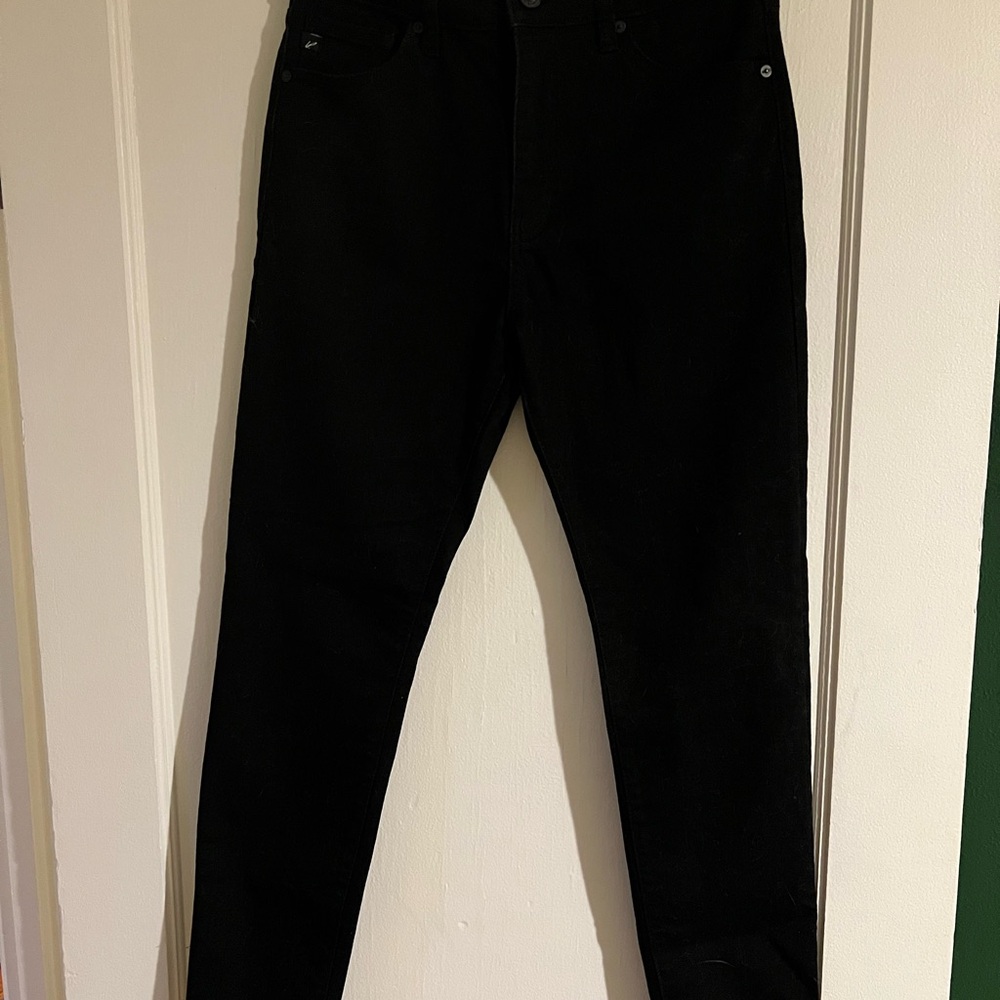 Women’s black skinny jeans